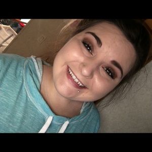 Meet your Posher, Kendra